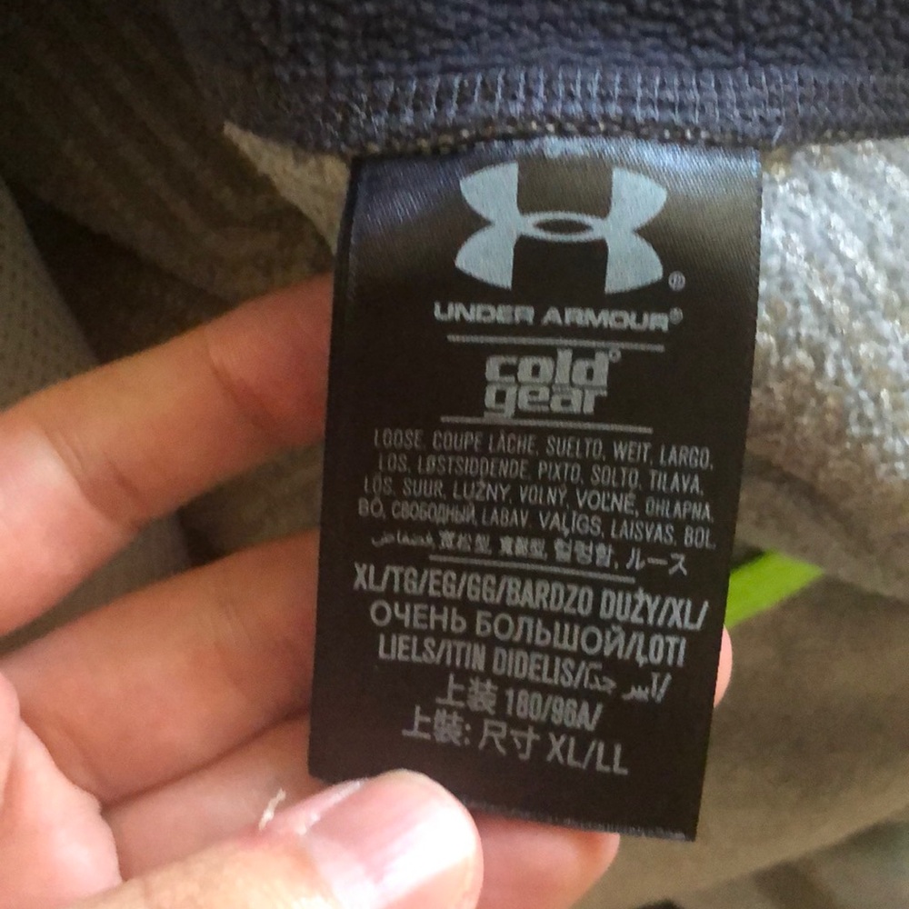 Under Armour Vest - Picture 6 of 6